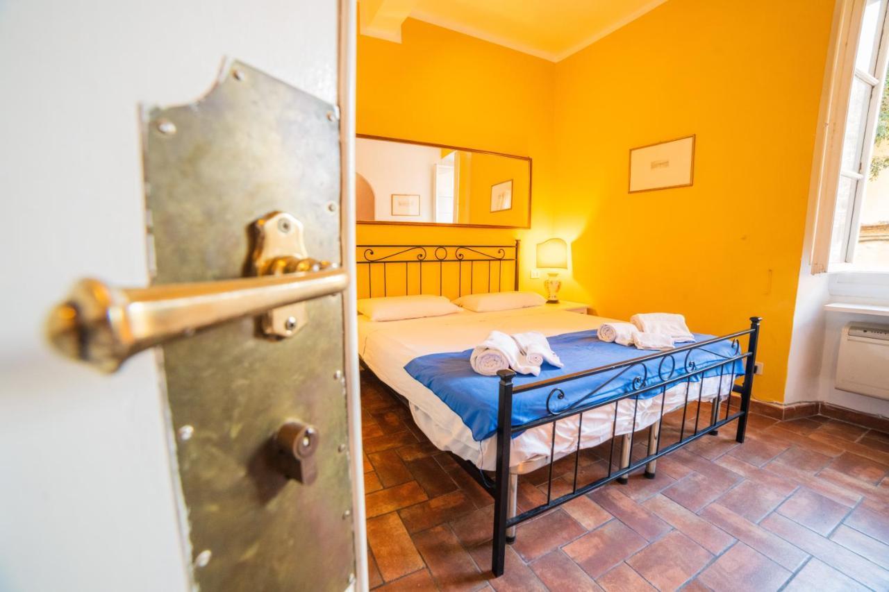 S1 - Serristori Tower Apt - Dolcevita Holiday Firenze Eksteriør billede